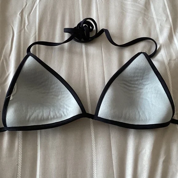 Triangle Bikini - Picture 2 of 4